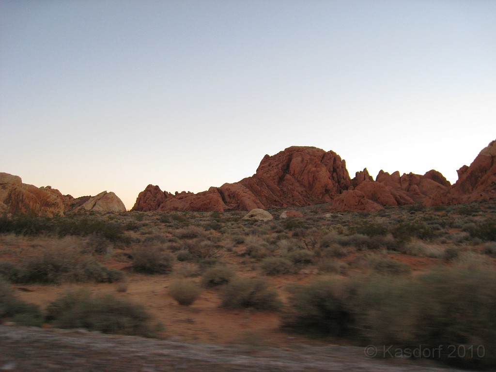 Las Vegas 2010 - Valley of Fire 1501.JPG - The 2010 Las Vegas Fire - Ice and Sweat Tour. Half Marathon, Red Rock Canyon, Mt. Charleston, Casinos, Valley of Fire.... and buffets!